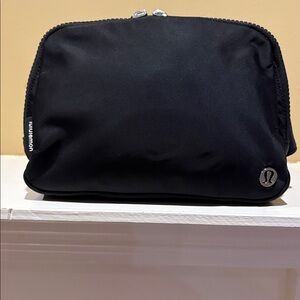 Lululemon Black Everywhere Belt Bag Preowned